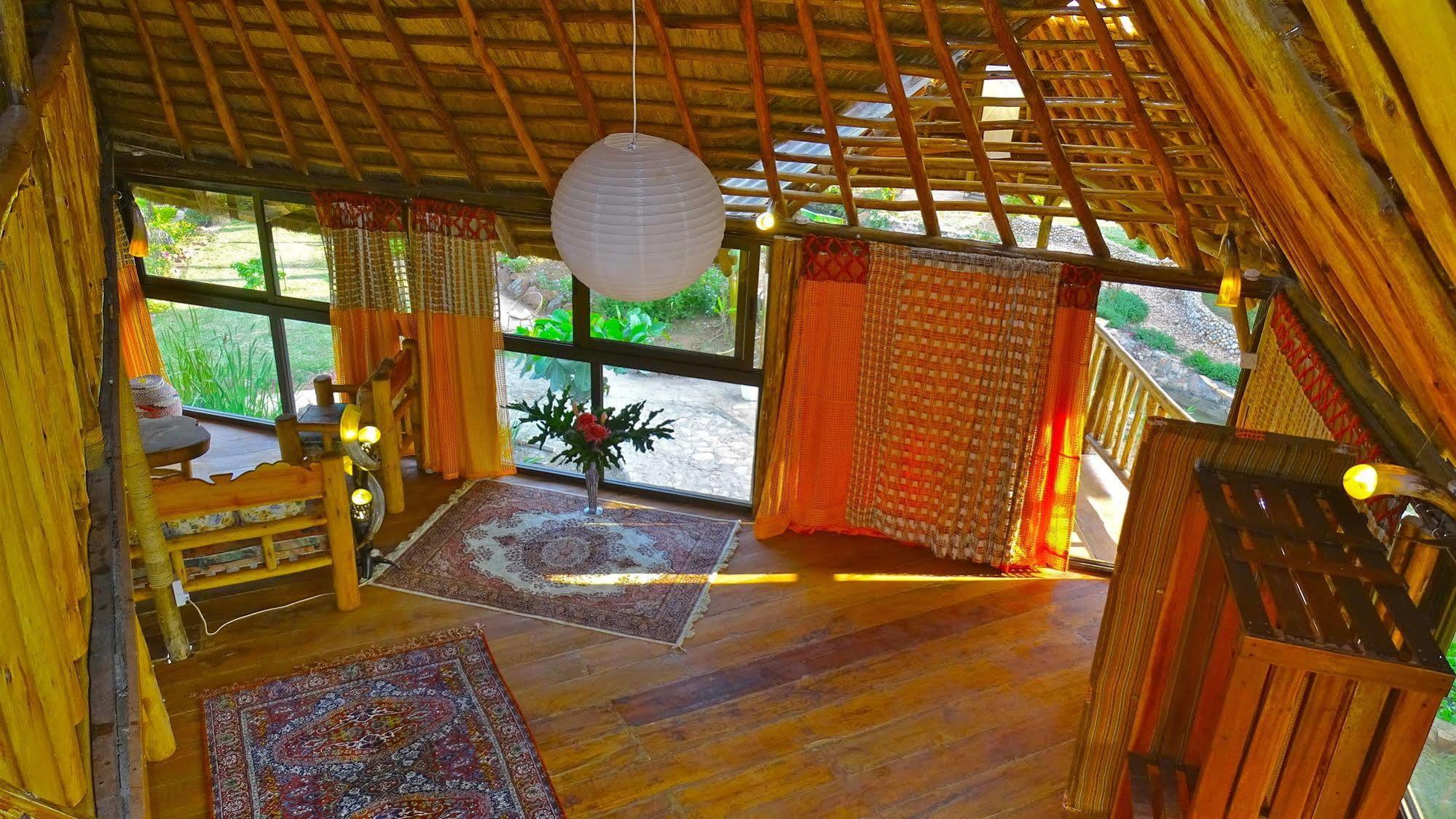 Malakai Eco Lodge Kajansi Ngoại thất bức ảnh